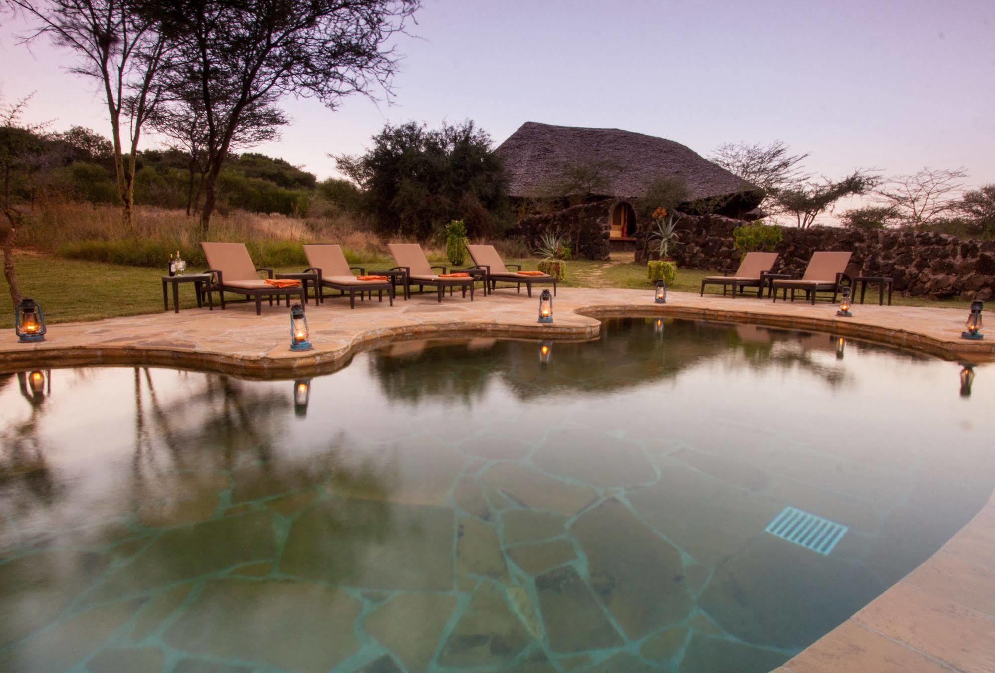 Elewana Tortilis Camp Hotel อัมโบเซลี ภายนอก รูปภาพ