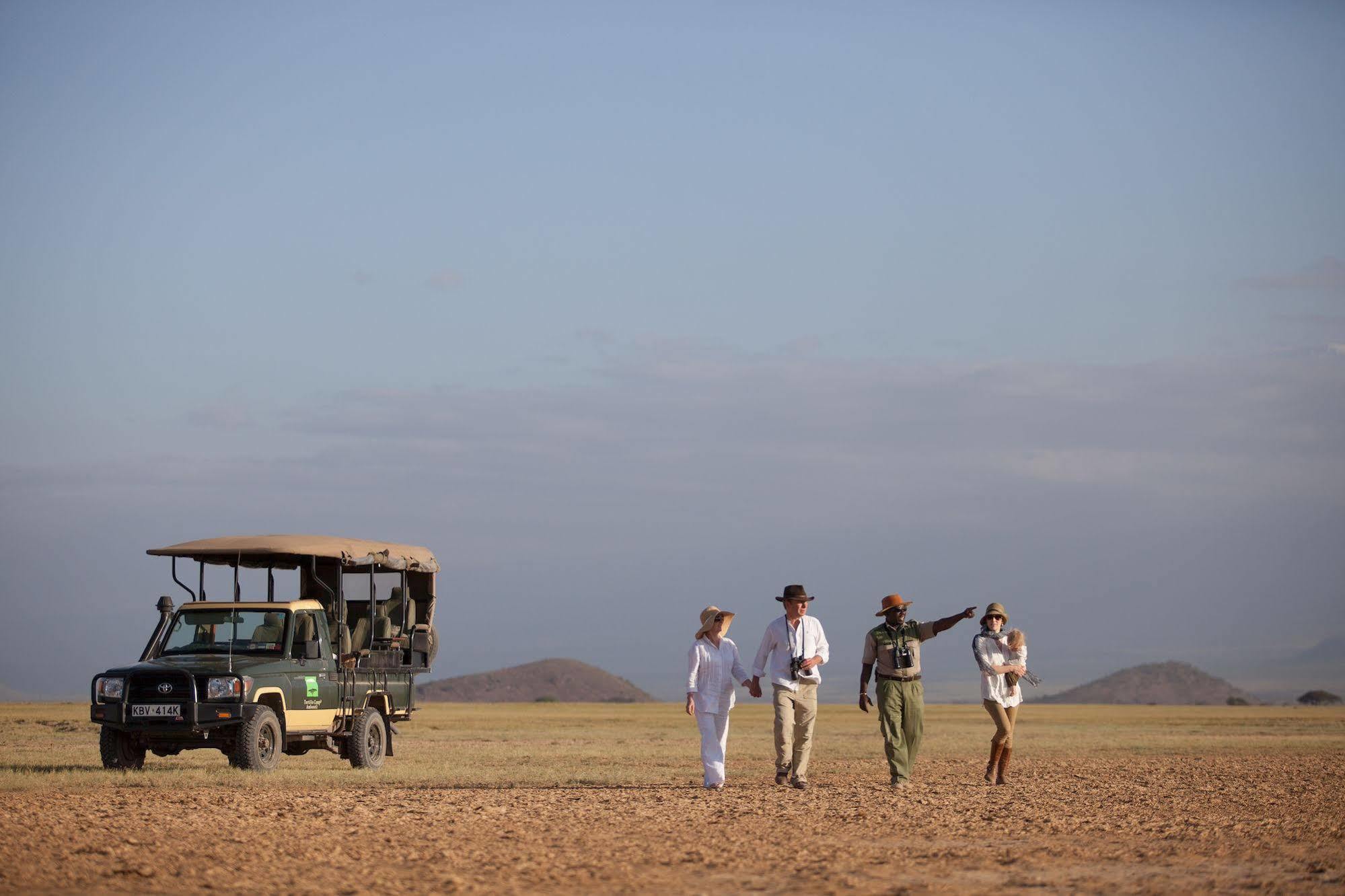Elewana Tortilis Camp Hotel อัมโบเซลี ภายนอก รูปภาพ