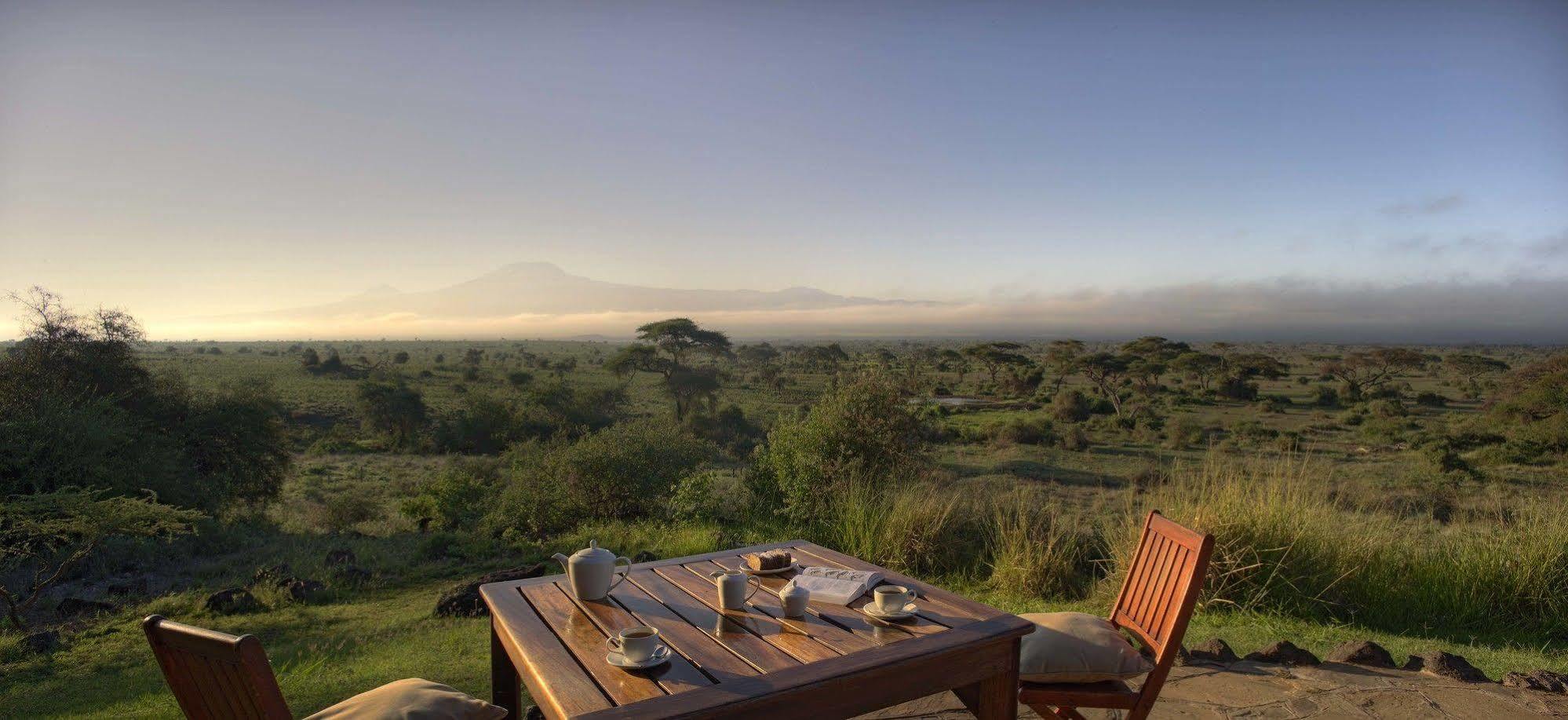 Elewana Tortilis Camp Hotel อัมโบเซลี ภายนอก รูปภาพ