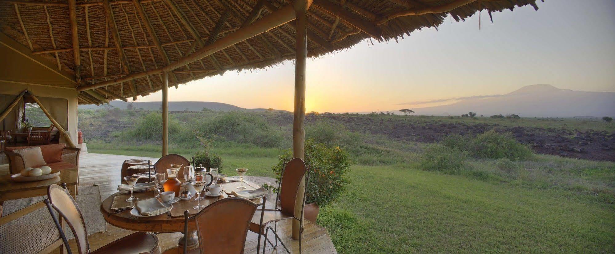 Elewana Tortilis Camp Hotel อัมโบเซลี ภายนอก รูปภาพ