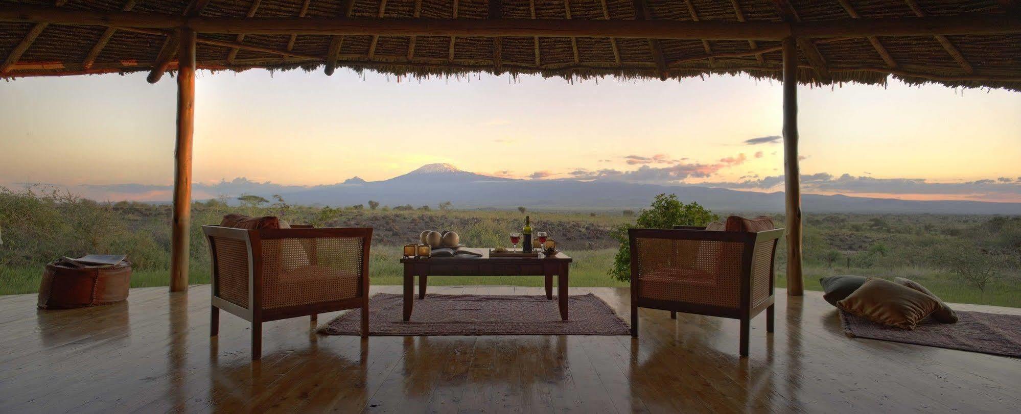 Elewana Tortilis Camp Hotel อัมโบเซลี ภายนอก รูปภาพ