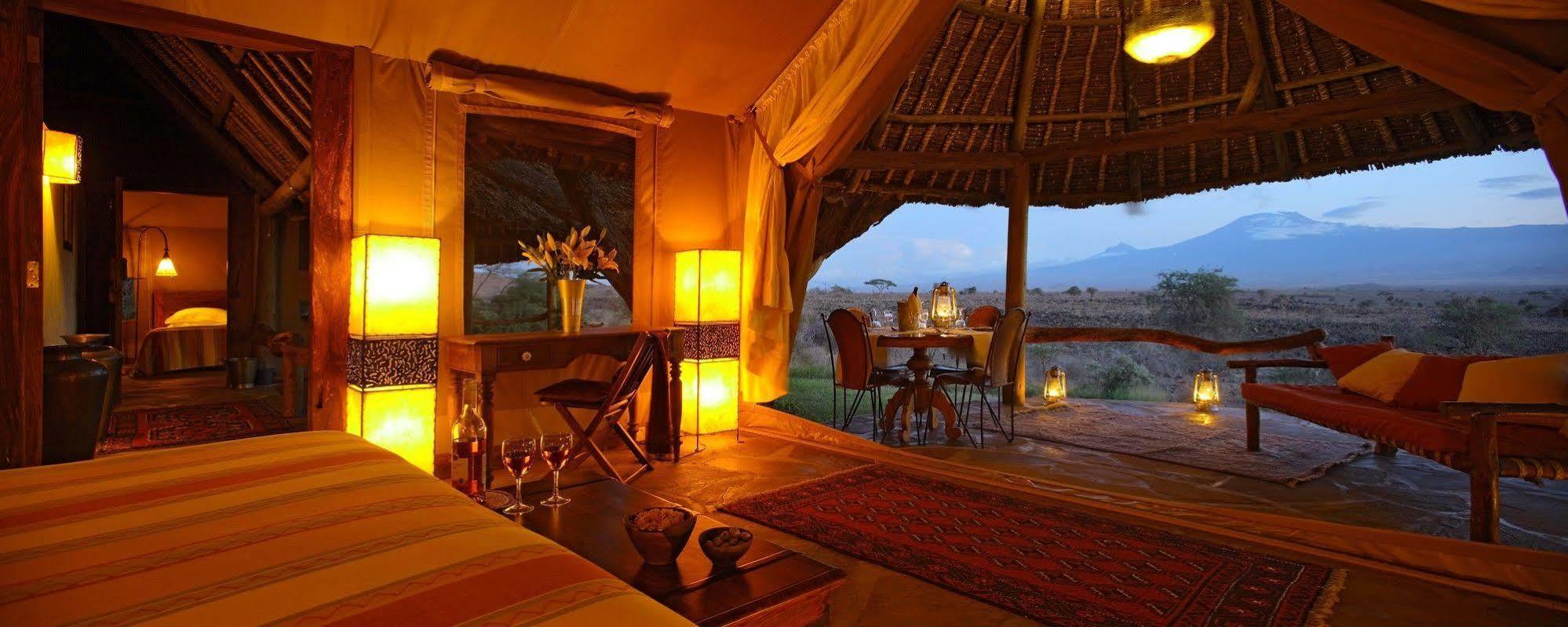 Elewana Tortilis Camp Hotel อัมโบเซลี ภายนอก รูปภาพ
